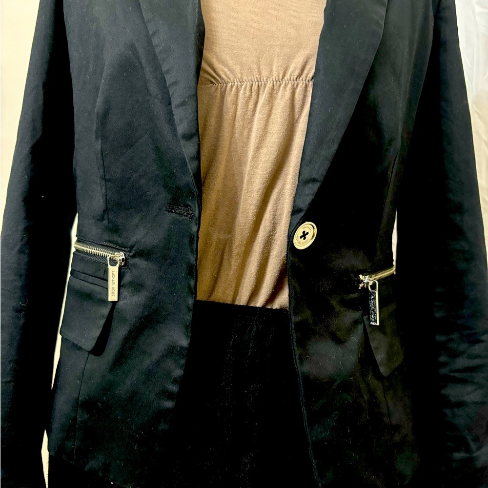 Michael Kors Black  Blazer Sophisticated Tailored Design
Size‎ 4 like new - Picture 4 of 6
